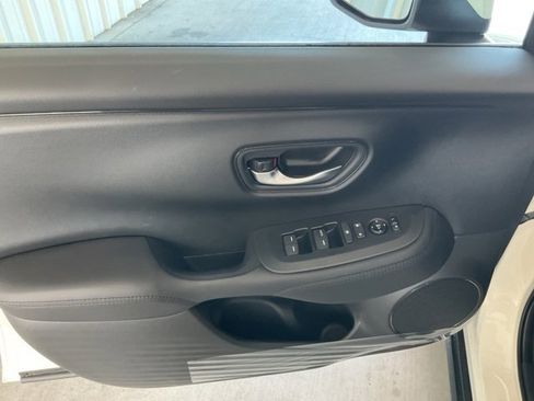 New 2026 Honda HR-V LX image 5