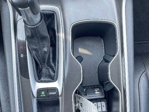 Used 2018 Honda Accord Sport image 30