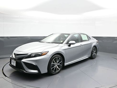 Certified 2023 Toyota Camry SE w/ Cold Weather Package AWD/4WD image 1