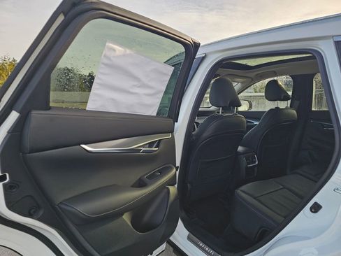 New 2025 INFINITI QX50 Luxe image 18