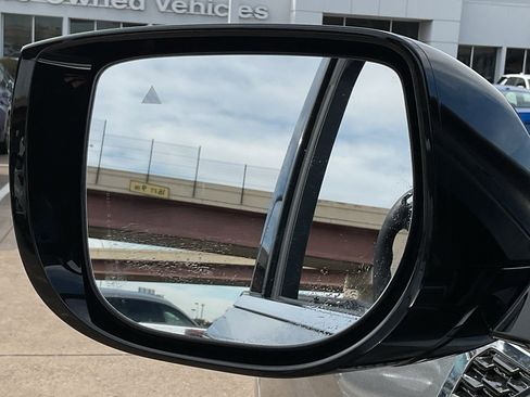 New 2026 Nissan Armada SV image 10