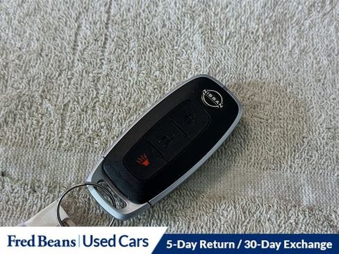 Used 2024 Nissan Pathfinder S image 27