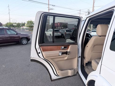 Used 2013 Land Rover LR4 HSE AWD/4WD image 18