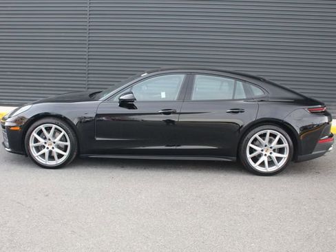 New 2025 Porsche Panamera 4 image 2
