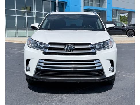 Used 2018 Toyota Highlander Limited image 3