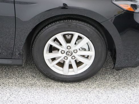 Used 2025 Toyota Camry LE FWD image 5