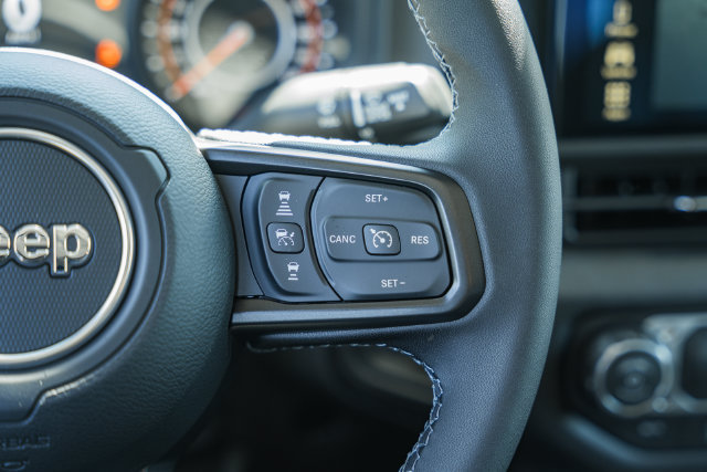 New 2026 Jeep Gladiator Sport AWD/4WD image 32