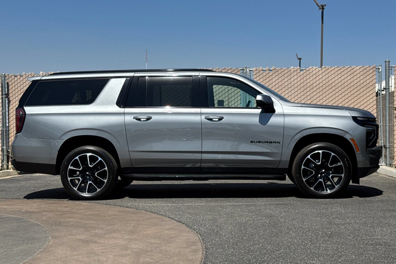 Certified 2026 Chevrolet Suburban RST RWD image 3