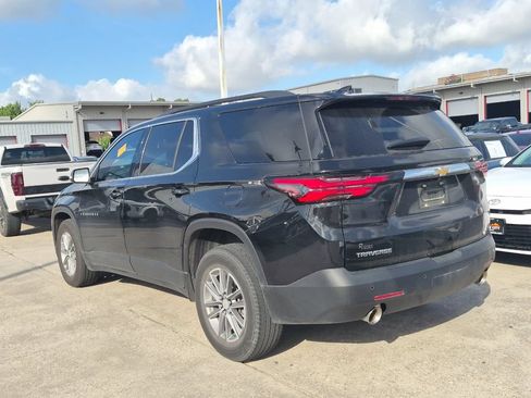 Used 2022 Chevrolet Traverse LT FWD image 3