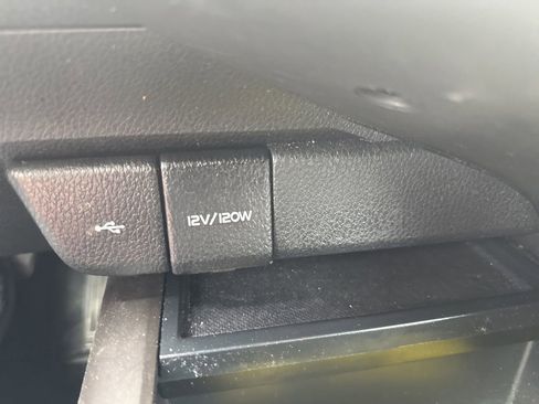 Used 2021 Toyota Camry LE FWD image 19