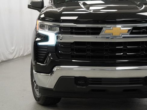 Used 2023 Chevrolet Silverado 1500 LT AWD/4WD image 33