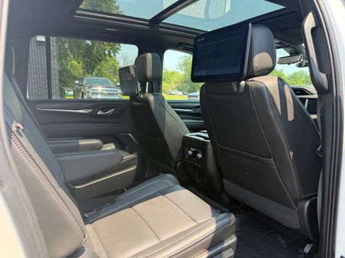 Used 2022 GMC Yukon XL Denali w/ Denali Ultimate Package AWD/4WD image 28