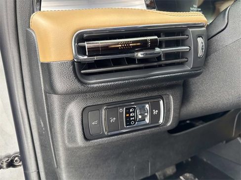 Used 2022 Lincoln Corsair Reserve w/ Equipment Group 201A image 31