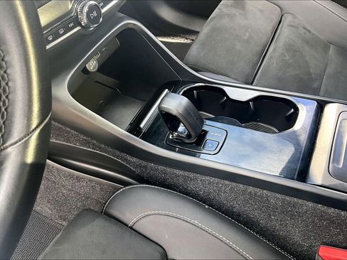 Certified 2023 Volvo C40 P8 Recharge Ultimate image 18