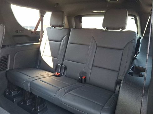 Used 2025 Chevrolet Suburban Z71 AWD/4WD image 11