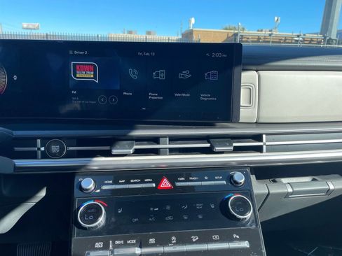 Used 2025 Hyundai Santa Fe SEL image 17