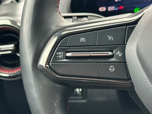 Certified 2024 Chevrolet Equinox EV RS image 35