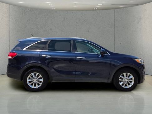 Used 2016 Kia Sorento FWD image 6
