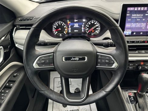 Used 2022 Jeep Compass Limited w/ Sun and Sound Group image 25