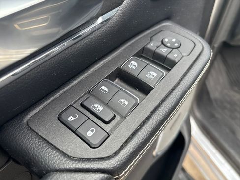 Used 2025 RAM 1500 Laramie image 15