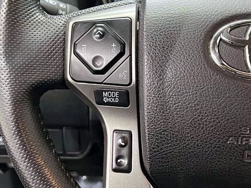 Used 2022 Toyota Tacoma SR5 AWD/4WD image 22