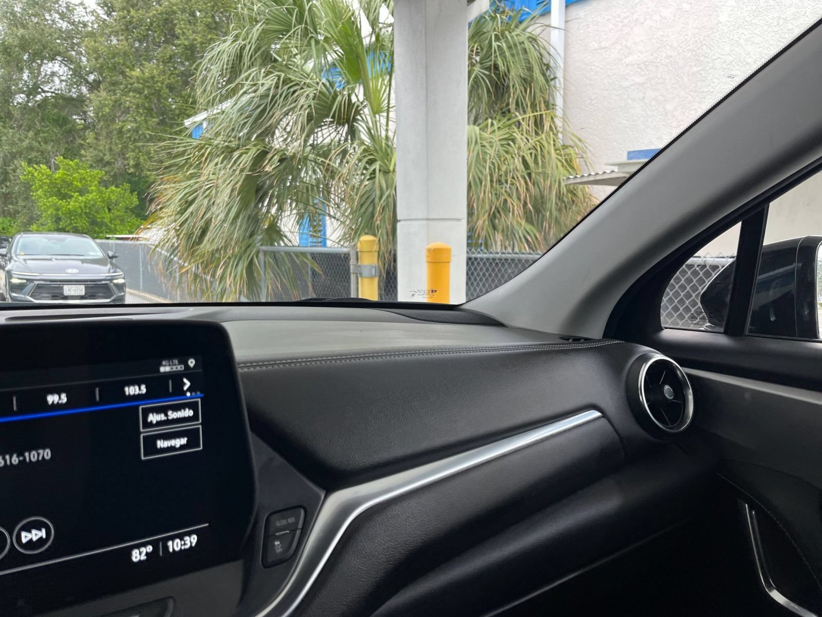 Used 2025 Chevrolet Blazer LT FWD image 34