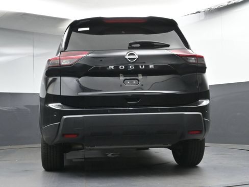 Certified 2025 Nissan Rogue SV FWD image 26