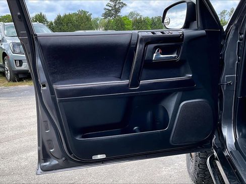 Used 2016 Toyota 4Runner Trail AWD/4WD image 19