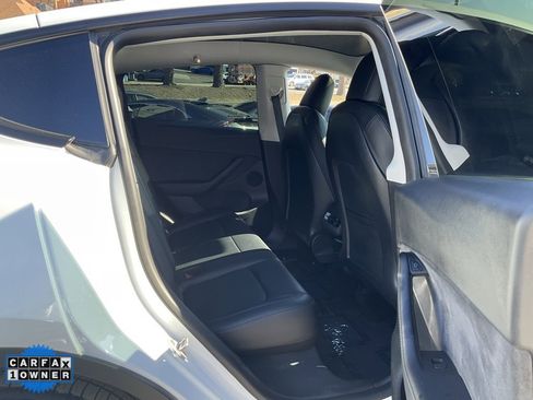 Used 2022 Tesla Model Y Performance image 47