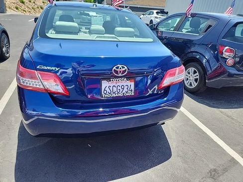 Used 2011 Toyota Camry LE FWD image 3