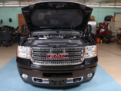 Used 2012 GMC Sierra 3500 Denali image 3