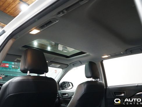 Used 2018 Toyota Highlander XLE image 37