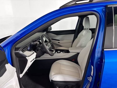 New 2026 Jeep Cherokee Laredo image 11