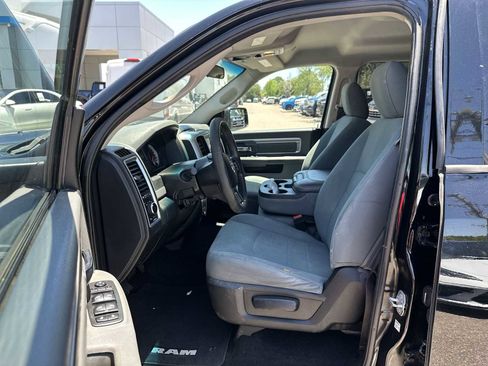 Used 2018 RAM 1500 Classic SLT AWD/4WD image 2