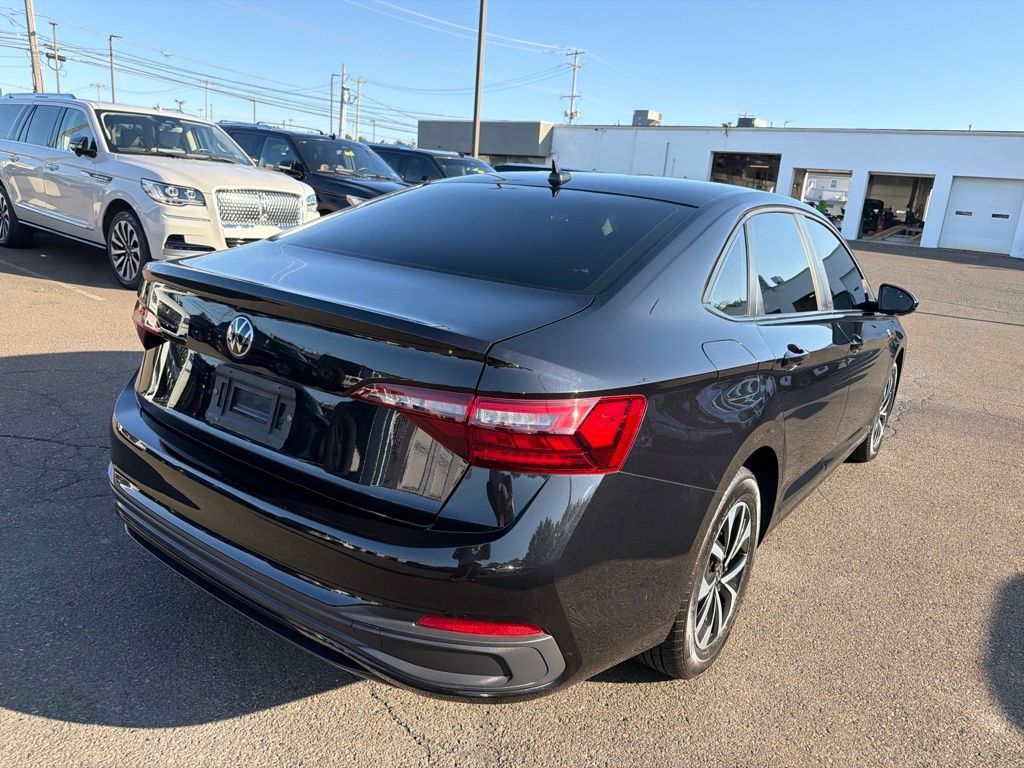 Used 2024 Volkswagen Jetta S FWD image 5