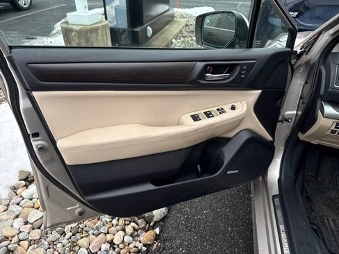 Used 2017 Subaru Legacy 3.6R Limited image 15