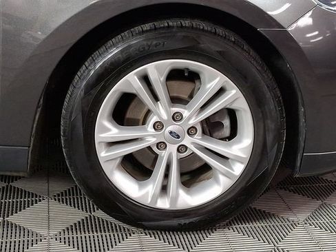 Used 2016 Ford Taurus SEL FWD image 11