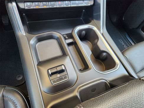 Used 2024 GMC Sierra 2500 Denali w/ Denali Reserve Package image 17