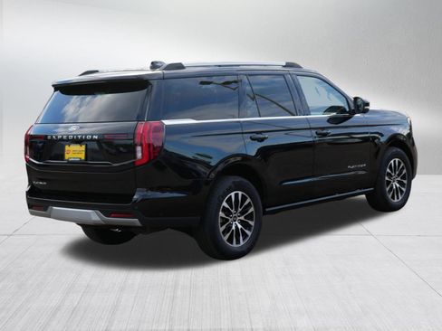 Used 2025 Ford Expedition Platinum AWD/4WD image 7