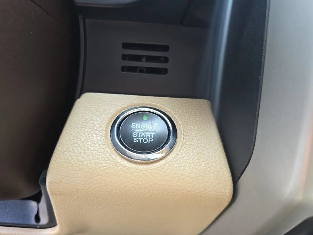 Used 2018 Ford F150 Lariat w/ Equipment Group 502A Luxury AWD/4WD image 24