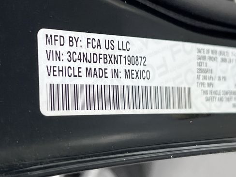 Used 2022 Jeep Compass Latitude AWD/4WD image 29