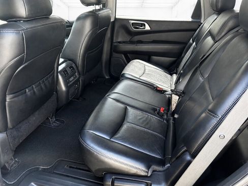 Used 2015 Nissan Pathfinder SL w/ SL Premium Package AWD/4WD image 9