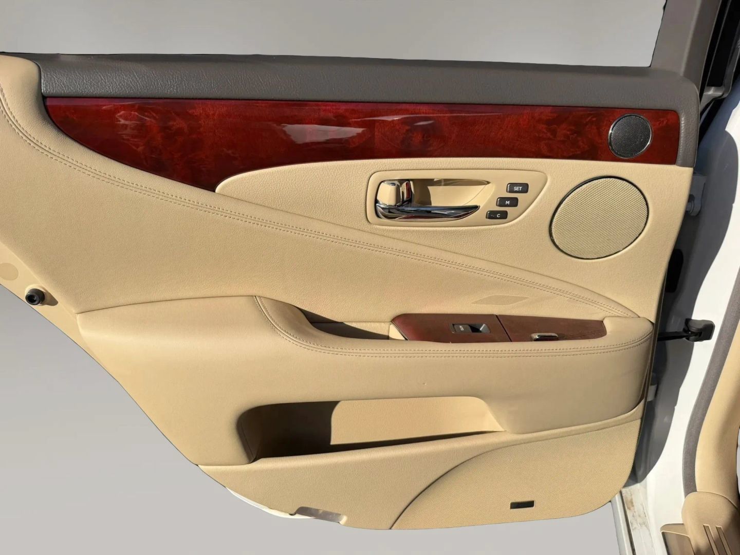 Used 2007 Lexus LS 460 RWD image 12