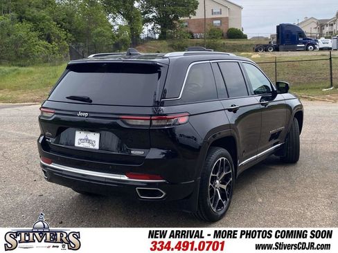 Used 2023 Jeep Grand Cherokee Summit AWD/4WD image 42