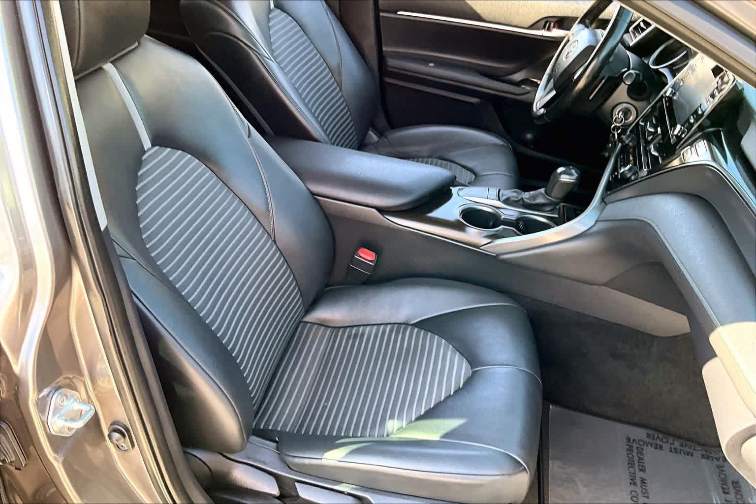 Used 2023 Toyota Camry SE FWD image 9