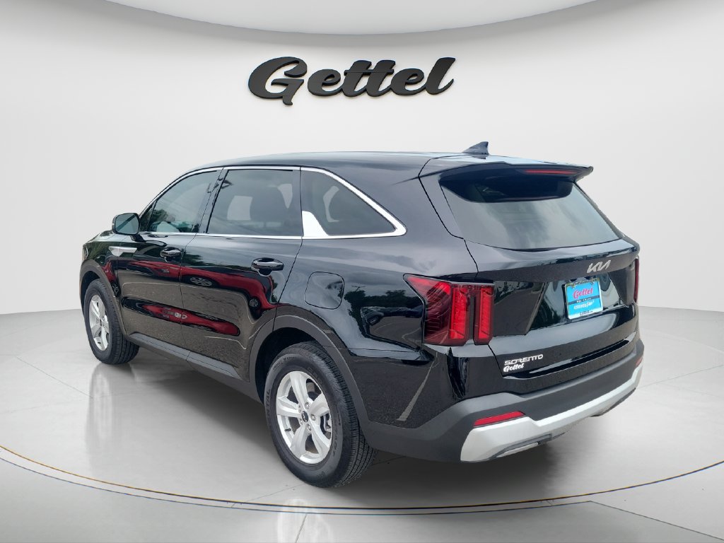Used 2026 Kia Sorento LX FWD image 7