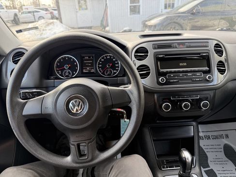 Used 2012 Volkswagen Tiguan S image 10