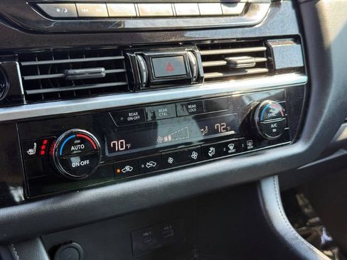 Used 2022 Nissan Pathfinder SV FWD image 28