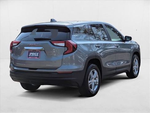 Used 2024 GMC Terrain SLE image 5