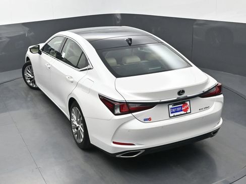 Used 2020 Lexus ES 350 Luxury w/ Accessory Package 2 image 37